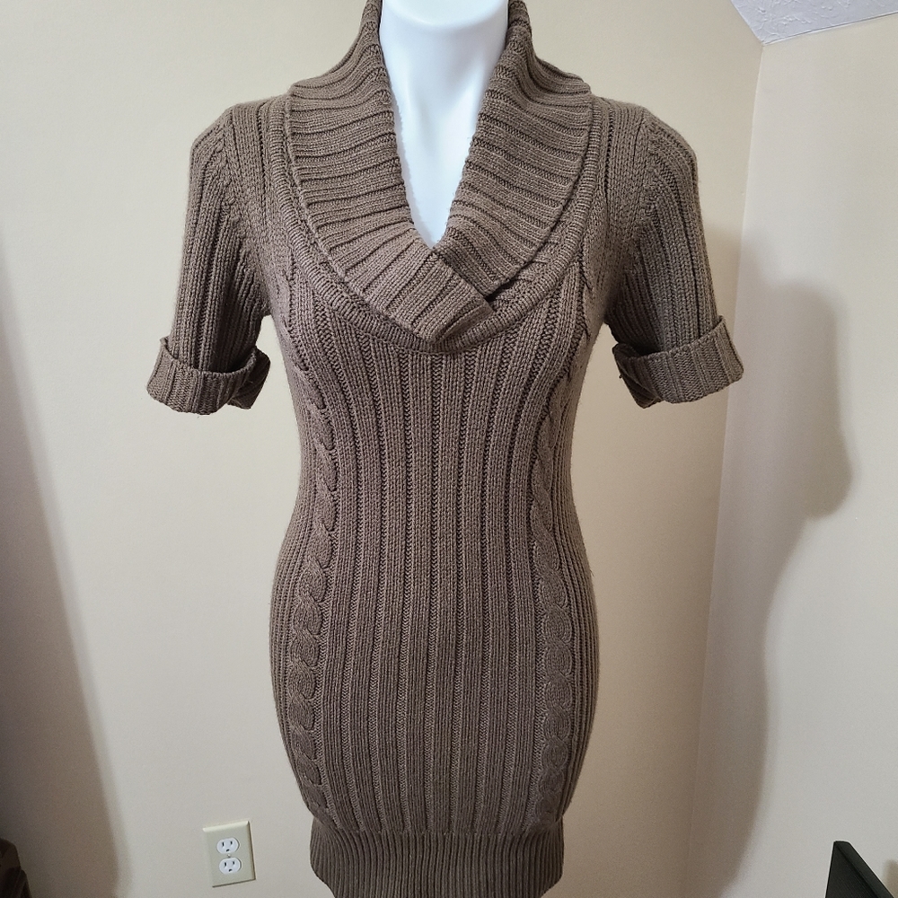 Brown short sleeve sweater dress